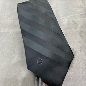 HALSTON III Gray Striped Tie